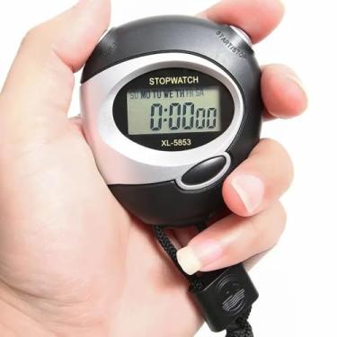 Imagem de Cronômetro Digital com Cordão, Plástico, 7,8 x 5,5 x 2 cm, Display LCD, Funções Data e Hora, para Atletismo, Corrida e Esportes