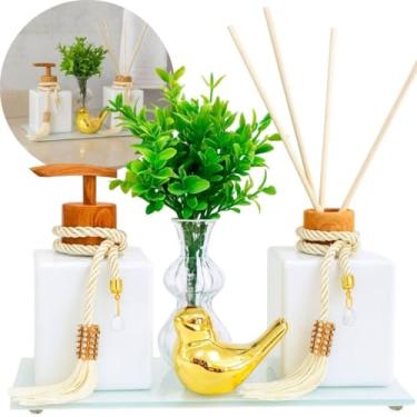 Imagem de Kit Lavabo Luxo Branco com Bandeja Espelhada, Difusor e Saboneteira 250ml – Vaso Decorativo e Mini Passarinho – Presente Sofisticado para Banheiro e Lavabo (AMADEIRADO)