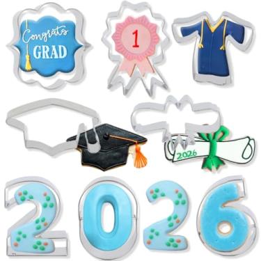 Imagem de Sursurprise Conjunto de 8 cortadores de biscoito de formatura 2026 – boné de formatura, diploma, medalhão, vestido de formatura, moldura de placa, número 2026 cortadores de biscoito sanduíche fondant