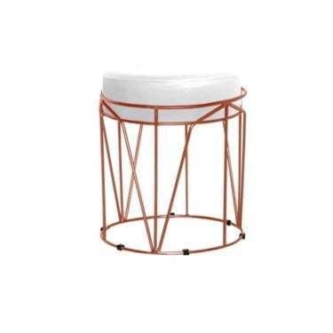 Imagem de Puff Aramado Babu Com Armação Bronze Estofado Para Sala