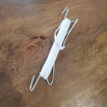 Imagem de Bountiful Seed Pantry Gancho de treliça de plantas, ganchos de tomahawk, ganchos J, ganchos de treliça de tomate feitos nos EUA