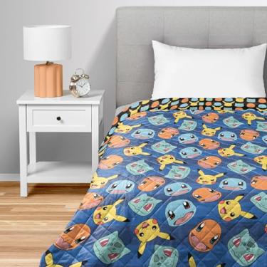 Imagem de NORTHWEST Cobertor acolchoado solteiro favorito listrado Pokémon – cobertor grande com pikachu, charmander, bulbasaur e Squirtle, macio e confortável para cama, sofá, 152 x 203 cm