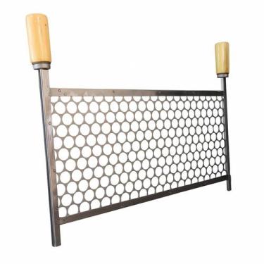 Imagem de Grelha Moeda Aço Inox Para Churrasqueira 50x40 Cabo Madeira - S.F. Gal