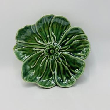Imagem de Prato Flor Verde Cerâmica Relevo Orgânico 17,8x17,5x3,8cm - dea