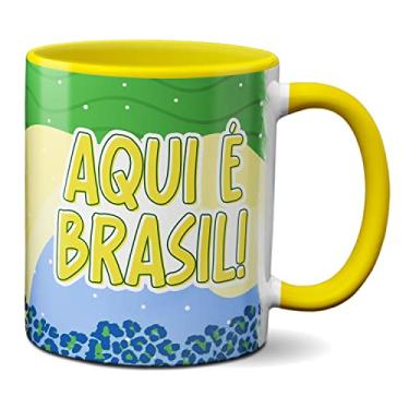 Imagem de Caneca Aqui É Brasil Rivais Sim Inimigos Também Copa 2022 (Amarela)