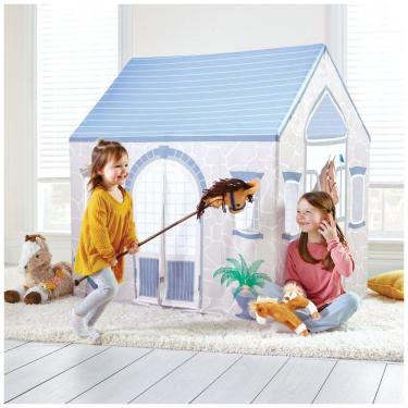 Imagem de Barraca infantil Martha Stewart Kids’ Stable Play Tent em tecido com tema de estábulo para brincadeiras de faz de conta em ambientes