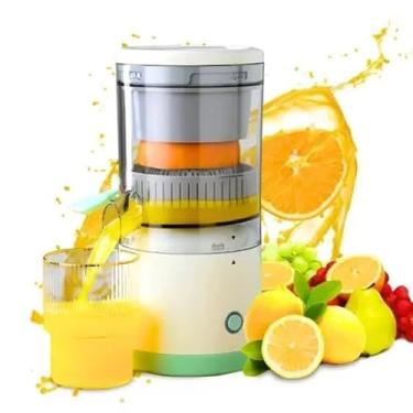 Imagem de Espremedor Portátil Recarregável – Suco de Laranja e Limão em Segundos, Prepare sucos frescos e saudáveis ​​de forma prática e rápida com o Espremedor de Frutas Portátil e Elétrico.