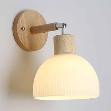 Imagem de Lâmpada De Parede De Madeira Moderna Com Listra De Vidro Sombra Branca Arandela De Parede De Vidro Nórdico Iluminação De Montagem Em Parede De Quarto Luz De Parede De ângulo, 1-Pack