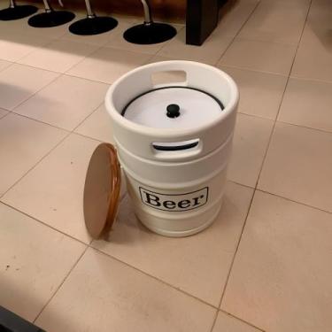 Imagem de Banco Cooler de Cervejas Barril Decorativo com Tampo de Madeira 28L (Branco)