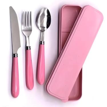 Imagem de Jogo De Talher Inox Portátil 3 Peças Com Estojo | Colher Garfo Faca Marmita Viagem Trabalho Escola – Cabo Plástico Resistente, Higiene e Praticidade- Rosa