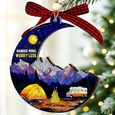 Imagem de Árvore de Natal com enfeites de lua de acampamento