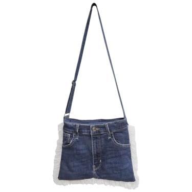 Imagem de Bolsa tiracolo plana trapézio média jeans azul Upcycled com acabamento em franja estilo vintage bolsa jeans com alça ajustável (estilo 9), Azul