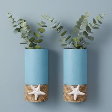Imagem de Pacote com 2 vasos de parede de metal azul, vaso de parede costeira para flores (não inclui flores artificiais), vasos pendurados para decoração de oceano, decoração de casa do oceano costeiro para