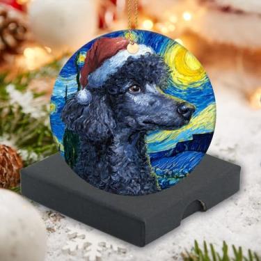 Imagem de Presentes de enfeite de Natal - Enfeites de cerâmica de Natal 2025 para decorações de árvore - Estilo noite estrelada um Poodle usando chapéu de Natal, presentes para família, amigos e colegas 7,6 cm