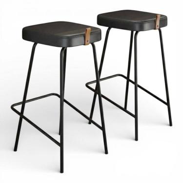 Imagem de Kit 02 Banquetas Altas Cozinha e Área Gourmet Vik Estofada Couríssimo Preto - Desk Design