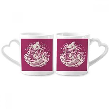 Imagem de Conjunto de canecas de porcelana para casais de peixe com pintura vermelha da cultura japonesa com alça de coração