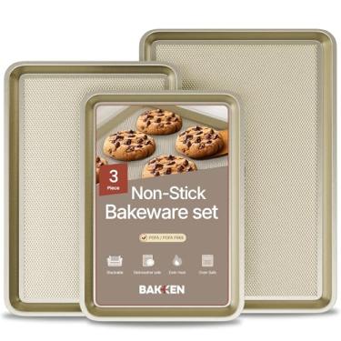 Imagem de Conjunto de 3 assadeiras com fundo de diamante, formas antiaderentes de aço carbono dourado para assar crocante, bandejas empilháveis que economizam espaço, sem PFOA, PFOS, sem PTFE, seguras para