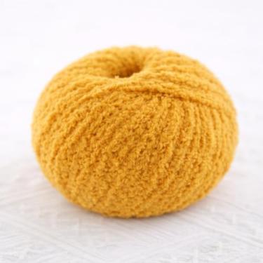 Imagem de Fio de pelúcia curta para crochê – bolas de fio macias e fofas para amigurumi, bonecas, artesanato DIY e presentes artesanais (17 amarelo mostarda)