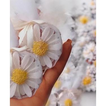 Imagem de Mini Velas Margarida no Tule para Lembrancinhas, Aniversário, Batizado, Comunhão e Eventos 15 unidades