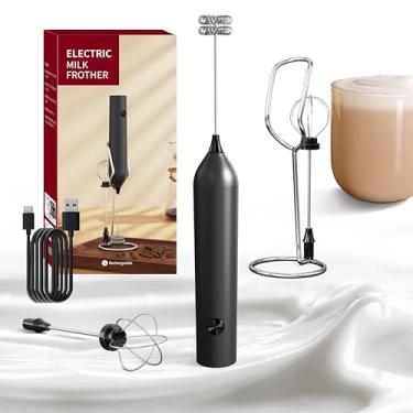 Imagem de Mini Mixer Fuê Portátil, Misturador de Bebidas Recarregável USB, Batedor e Espumador de Leite Sem Fio, 3 Velocidades, Com Suporte e 2 Batedores Inox, Com Tampa, Para Café, Latte, Chocolate Quente