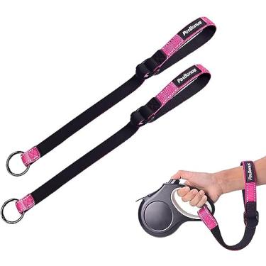 Imagem de PetBonus Correia de pulso de segurança para cães para coleira retrátil para cães, design refletivo e alça acolchoada macia ajustável, camada extra de segurança para carrinho de bebê (Rosa, Rosa)