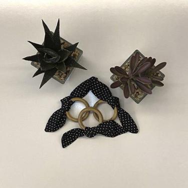 Imagem de Porta Gardanapo - Laço Preto com Poá Branco - Pano e Prato Decor