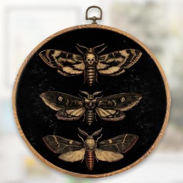 Imagem de XFN Decoração de parede de borboleta vintage, decoração de parede neutra escura com mariposa cottagecore borboletas redondas para pendurar na parede para casa de fazenda, apartamento, quarto, sala de