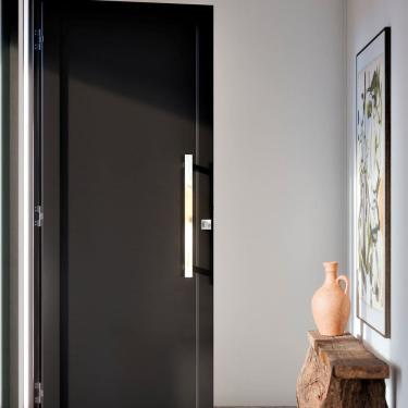 Imagem de Porta de Alumínio de Giro Lambri Puxador de 60cm em Aluminio 215x95 Lucasa Eccellente Preto