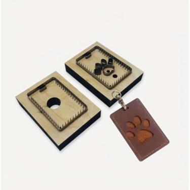 Imagem de YJIUYUANQ Matrizes de corte de couro, base de madeira, cortador de perfuração, máquina de perfuração manual, kit de artesanato para porta-cartões de couro feito à mão, 105 x 80 mm
