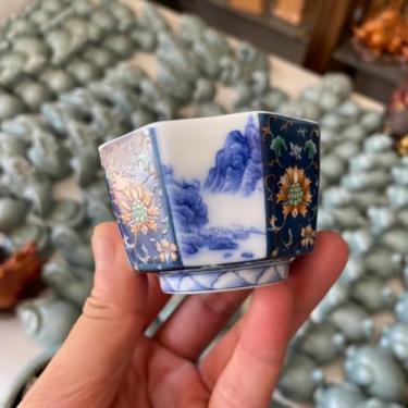 Imagem de YTDJJWLS Xícara mestra colorida esmaltada de 7 cm, xícara única de cerâmica azul e branca