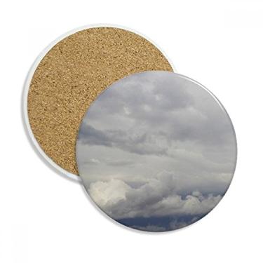Imagem de Caneca de porta-copos com nuvens escuras, nuvens nubladas com vasto vento e proteção de mesa, pedra absorvente