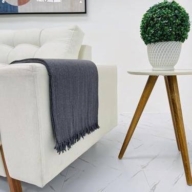 Imagem de Manta Protetora para Sofá Decorativa 240 x 180 - Tamanho Gigante Retrátil 100% Algodão com Franjas (Cinza Escuro)