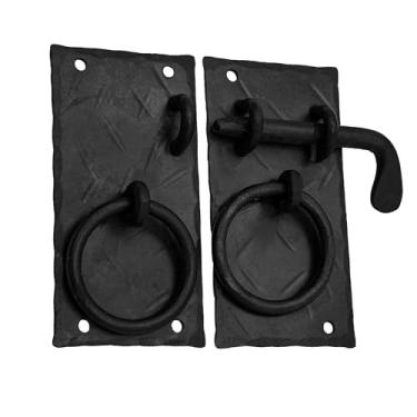 Imagem de Conjunto de trava de portão de anel de ferro colonial | Maçaneta de porta forjada à mão e parafuso deslizante para portões de madeira e portas de celeiro (4,15 × 10,7 cm)