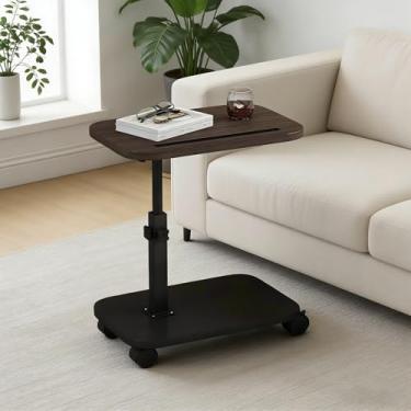 Imagem de YAYODS Bandeja de mesa de sofá com rodas, mesa giratória de 360° C para sofá, mesa lateral de TV de sofá de altura ajustável para sala de estar e quarto
