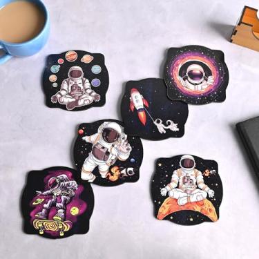 Imagem de GKD Conjunto de 6 porta-copos de madeira com design de tema astronauta para servir xícaras de chá, canecas de café e copos (9,7 x 9,7 cm) (quadrado) (ecológico)