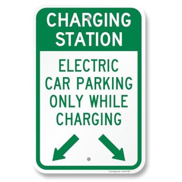 Imagem de SmartSign Placa de estacionamento elétrico para estação de carregamento de 45,7 x 30,5 cm com setas direcionais, composto de alumínio durável de 120 mm (ACM), material refletivo de grau de engenheiro,