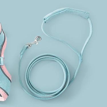 Imagem de Reflexivo Faixa Cat Harness Leash, Deerskin Fleece Pet Harness Com Gancho e Laço para o Cão do Gato, Trela Pet Respirável e Confortável (Rosa e azul s, adequado para 0−2