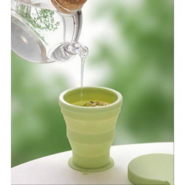 Imagem de Copo de água dobrável para gargarejo ao ar livre, copo de silicone dobrável com cordões embutidos, adequado para caminhadas ao ar livre, acampamento e viagens, verde