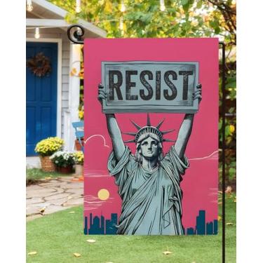 Imagem de Bandeira de jardim Liberal Resist 30,5 x 45,7 cm dupla face externa, decoração feminista ao ar livre