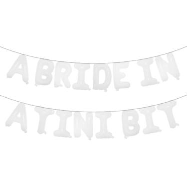 Imagem de A Bride in A Tini Bit Balões de letras para decoração de festa de despedida de solteira com tema de Martini Espresso (A BRIDE IN A TINI BIT White)