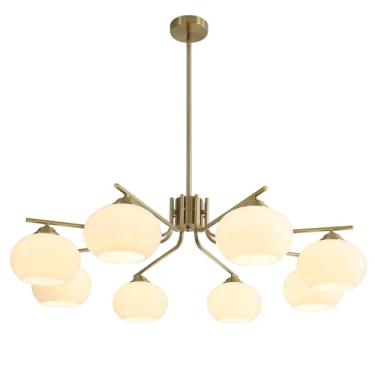 Imagem de Lustre Sputnik de 8 lâmpadas com globo de vidro branco, estilo moderno de meados do século XX, com acabamento dourado e semi-embutido. Ideal para ilha de cozinha.