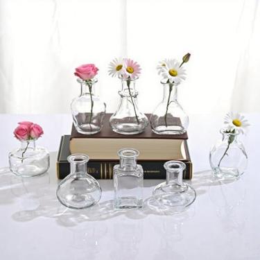 Imagem de EylKoi Bud Vases a granel Pequeno Vidro Transparente Conjunto de 8 Diferentes Formas Superfície Lisa Vintage Mini Vasos Minúsculos Modernos Fofos para Mesa de Flores Decoração de Casamento Centros de