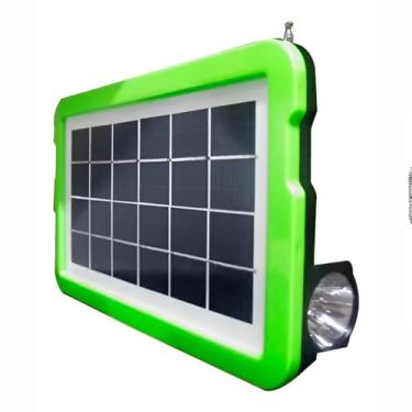 Imagem de Luminária Lanterna Painel Solar com Rádio FM, LED 90lm, Bateria 3600mAh, Carregamento USB, Preto/Verde, 15x27cm, para Camping e Emergências