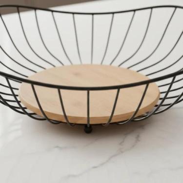 Imagem de Fruteira Decorativa de Mesa em Metal Preto com Base de Madeira - Genér