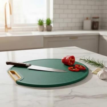 Imagem de Tábua De Corte Em Polietileno Para Carne, Legumes E Frutas Resistente Antiodor Com Alça Giratória Redonda 32x29cm