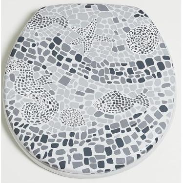 Imagem de Assento Sanitário Oval Almofadado Universal com Estampas - Tampa de Vaso Higiênico Ajustável para Banheiro Resistente e Confortável (Copacabana)