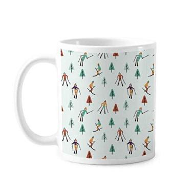 Imagem de Caneca de cerâmica cerâmica com ilustração de desenho animado de atleta de esqui de inverno