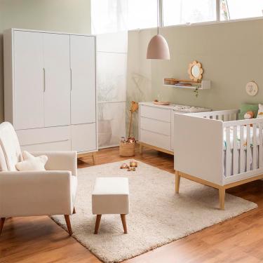 Imagem de Kit Quarto Theo com Pés Square Natural - Berço Mini Cama + Cômoda 3 Gavetas e 1 Porta + Guarda-Roupa + Poltrona de Amamentação Lola com Puff - Branco