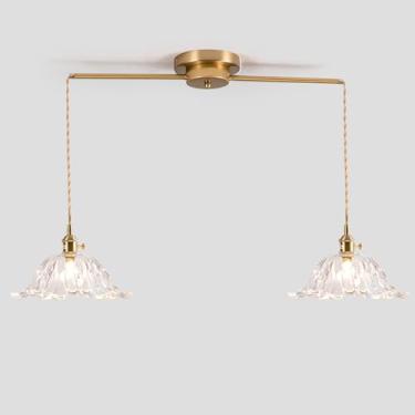 Imagem de 2 luminárias pendentes vintage de latão, lustre moderno com abajur de vidro de flor transparente, luzes de suspensão ajustáveis para cozinha, ilha, sala de jantar, corredor, E26 (transparente)