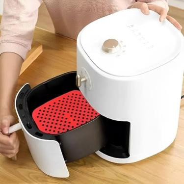 Imagem de Tapete de Silicone para Air Fryer Quadrado 19cm – Protetor Antiaderente Reutilizável e Flexível – Forro Perfurado para Fritadeira Elétrica e Forno